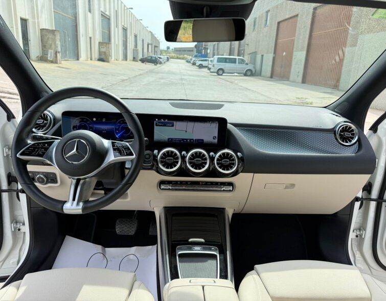 MERCEDES-BENZ EQA 250+